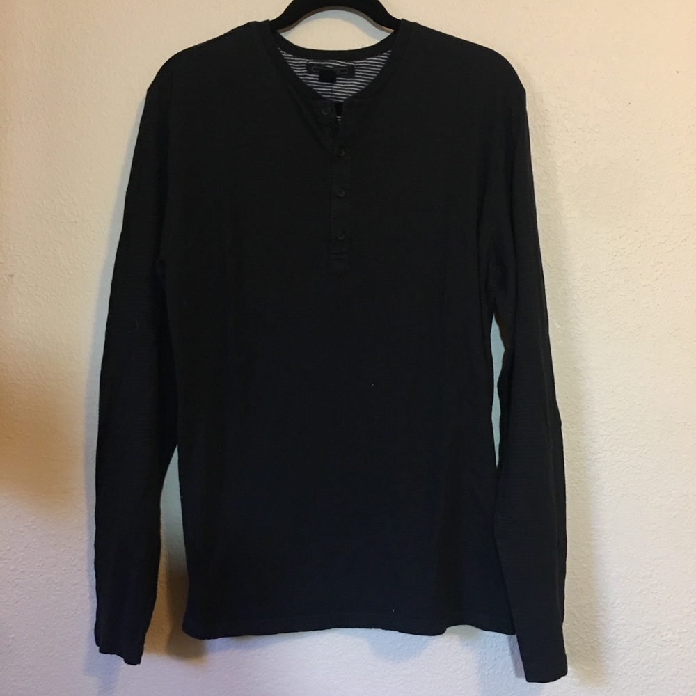 Forever 21 mens long sleeve half button Tshirt